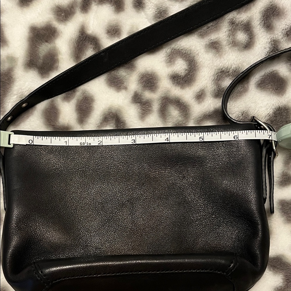 Coach Classic Black Leather Shoulder Bag - Picture 4 of 5